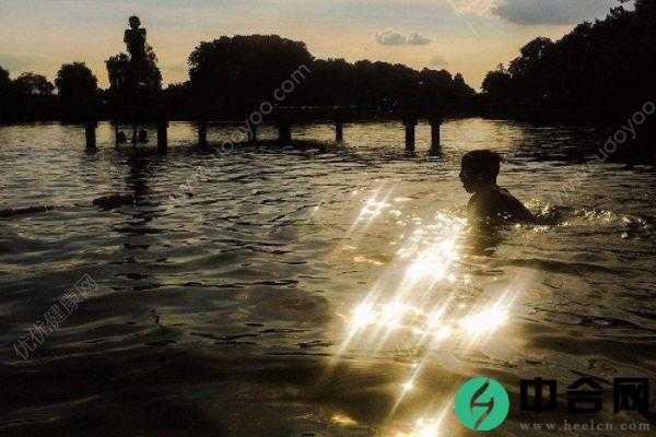 中学生生日聚会邀2名同学结伴下河游泳，3人皆溺亡(2)