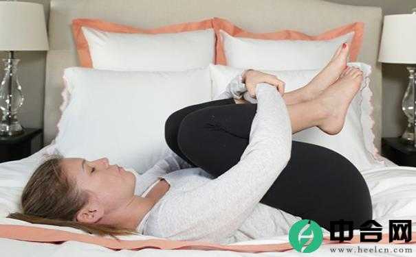 睡前十分钟瑜伽 睡前瑜伽十分钟修身法(1)