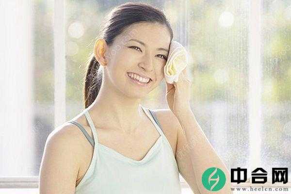 网红暴汗服真能瘦身？专家：可能会导致严重脱水！(3)