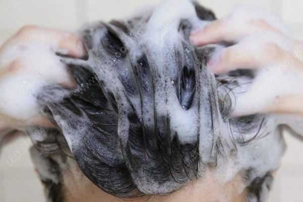 发质不好是怎么回事？这4种发质是你身体在报警(3)